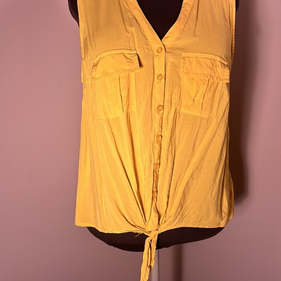 TORRID Yellow Sleeveless Button Down Top with Tie Bottom - Picture 5 of 8